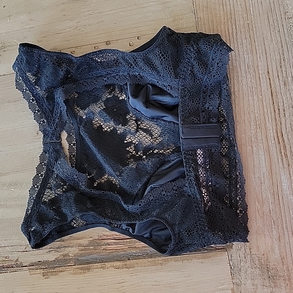 Victoria's Secret Bralette Bundle - Picture 6 of 13